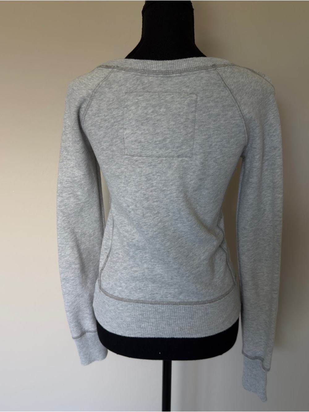 Vintage Abercrombie & Fitch Light Gray Crewneck Sweatshirt with Red Appliqué - Picture 2 of 4